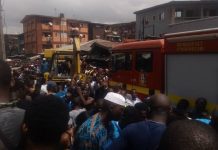 Colapsa escuela primaria en Nigeria: más de 100 niños quedaron bajo los escombros