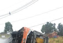 Bus cargado con 34 pasajeros se volcó en Chiloé