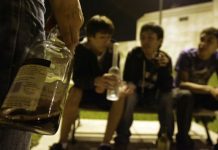 Escolares chilenos lideran consumo de tabaco, cocaína y marihuana en América