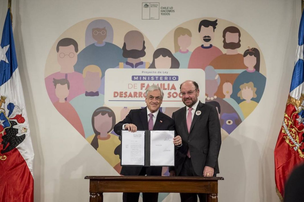 multimedia.normal.9de5314057f89dbd.4d696e6973746572696f206465204465736172726f6c6c6f20536f6369616c205f6e6f726d616c2e6a7067