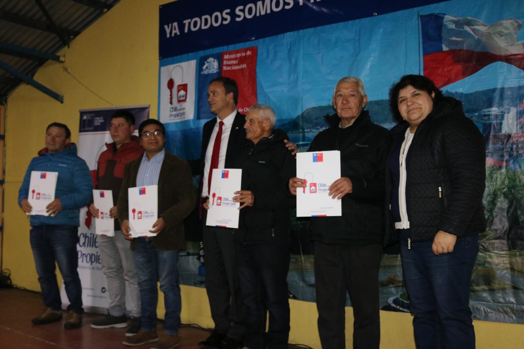 Entrega títulos Tenglo