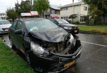 Tres lesionados en colisión entre colectivo y vehículo menor en Osorno