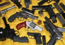 Más de 20 armas de fuego incautadas y un Carabinero detenido dejó operativo policial en la provincia de Osorno