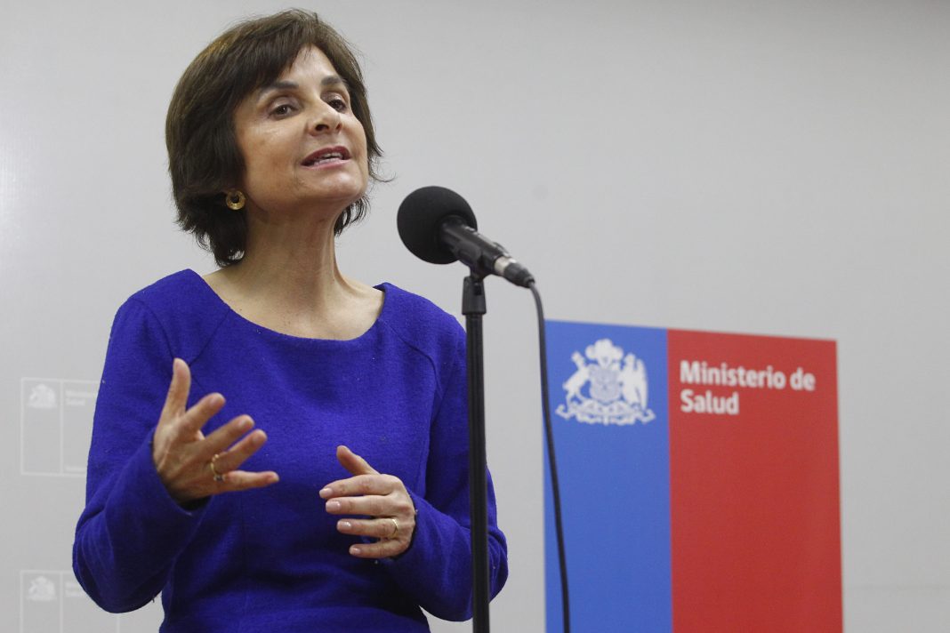 Subsecretaria de Salud Publica habla con la prensa para informar sobre los casos de colera