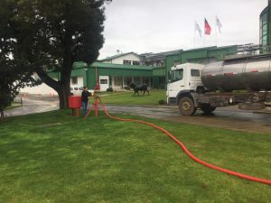Corte de agua: Ayuda de camiones aljibes en distribucion de agua es fundamental