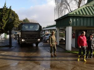 Corte de agua: Ayuda de camiones aljibes en distribucion de agua es fundamental