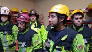 Bomberos de Chonchi rescata a hombre desde altura superior a los 40 metros