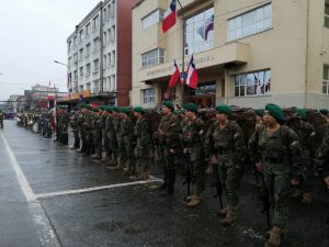 Comunidad Osornina disfrutó del desfile cívico militar de Fiestas Patrias pese a la lluvia