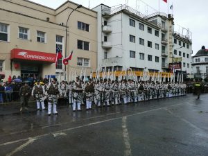 Comunidad Osornina disfrutó del desfile cívico militar de Fiestas Patrias pese a la lluvia