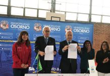 Autoridades realizaron la firma de convenio mandato para la reposición de la Escuela rural Walterio Meyer de Osorno