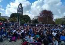 Cientos de estudiantes marcharon por el centro de Osorno. Dirigentes llamaron a no generar disturbios