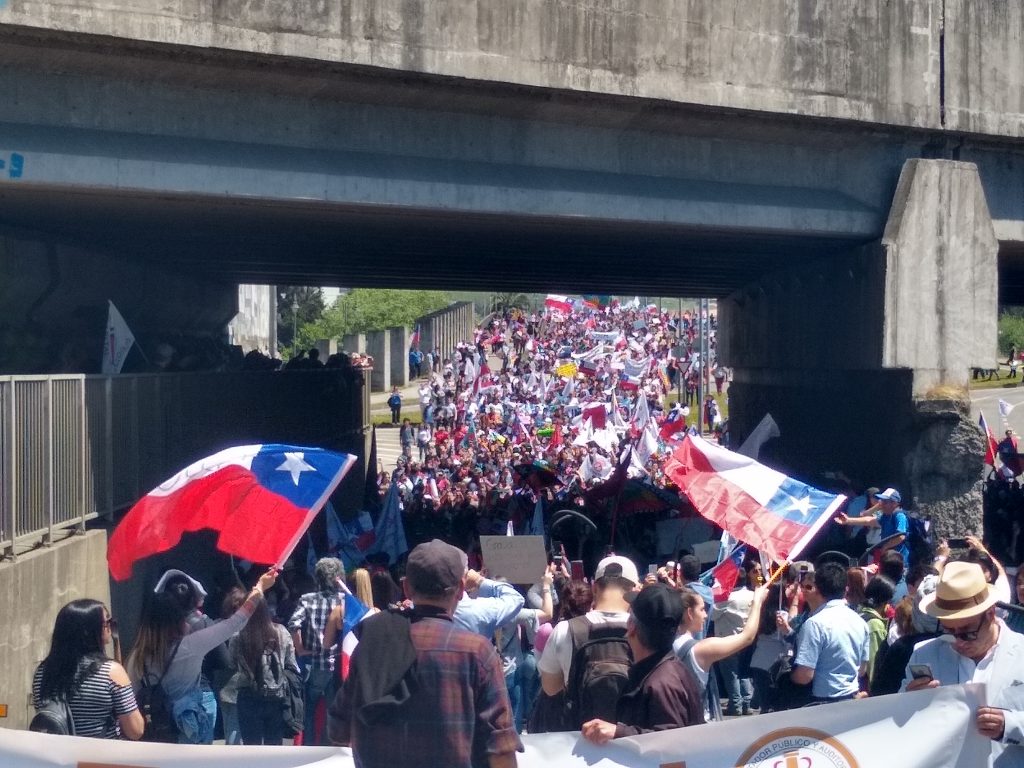 Multitudinaria marcha recorrió las calles de Osorno - Radio Sago