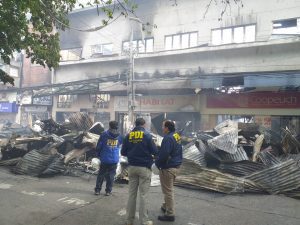 Dramáticos testimonios de habitantes y trabajadores del Edificio Kauak ante voraz incendio que arrasó con 4 locales comerciales