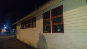 Cuatro personas fueron detenidas por apedrear municipalidad en Puerto Octay