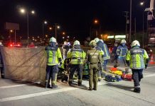 Peatón murió atropellado se presume que cruzó la calle con semáforo en rojo