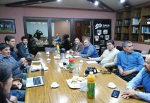 Gestores comerciales para asesorar a pequeños productores de ganado