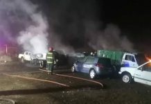 Desconocidos queman al menos ocho vehículos en ataque a recinto de Carabineros en Collipulli