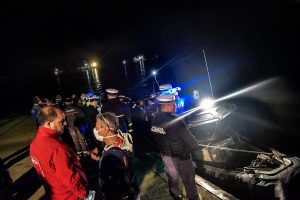 6 tripulantes muertos en choque de embarcaciones en Corral, Los Ríos