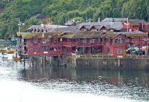 Detuvieron a dueña de restorán que pese a prohibición estaba funcionando en Angelmó