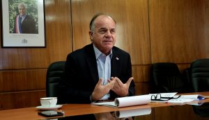 Ministro Walker encabezó Consejo Asesor con ex ministros de la cartera para abordar emergencias