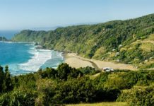 Alcaldes de la provincia de Llanquihue piden más control en las playas donde las familias van de paseo en medio de la crisis sanitaria