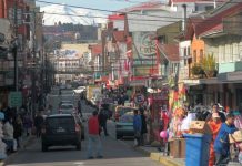 Aumento de comercio ambulante en Puerto Montt será abordado por el Jefe Defensa Nacional para la región de Los Lagos
