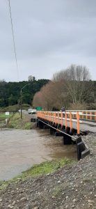 Cierran tránsito en puente Trumao 2 en la comuna de San Pablo por socavón en acceso
