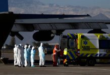 Trasladan a cuatro nuevos pacientes Covid-19 desde Santiago al Hospital de Puerto Montt