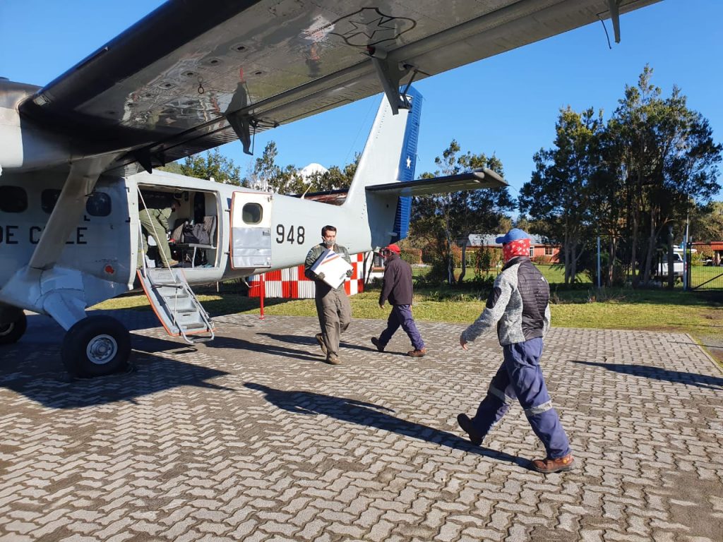 La FACH y Gobernación de Llanquihue coordinan operativo aéreo en sectores cordilleranos de la región de Los Lagos