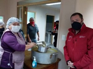 Seremi de Agricultura de la Región de Los Lagos coordina ayuda para comedores solidarios