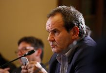 Allamand tras renuncia: «Jamás hubo ni asomo de abandono de deberes»