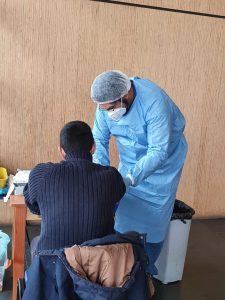 Feriantes y trabajadores del Mercado Municipal Osorno libres de Coronavirus