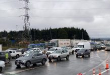 Largas esperas y tacos en el ingreso a Puerto Montt marcan el primer día de cuarentena