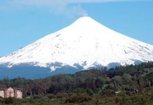 Avioneta cayó en la ladera del volcán Villarrica: se activó operativo de rescate del piloto