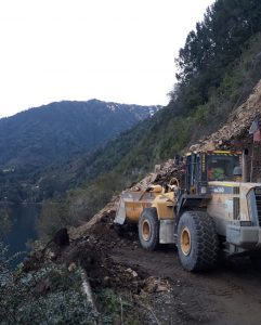Vecinos de Las Gaviotas- Rupanco solicitan mejoras en camino que sufrió dos derrumbes este fin de semana