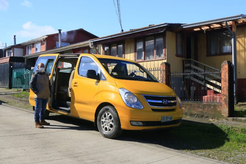 Municipio de Puerto Montt entrega colaciones solidarias a adultos mayores