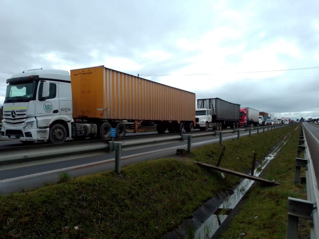 Dirigentes cifran en un 80% adhesión al paro de los camioneros en la Región de Los Lagos.