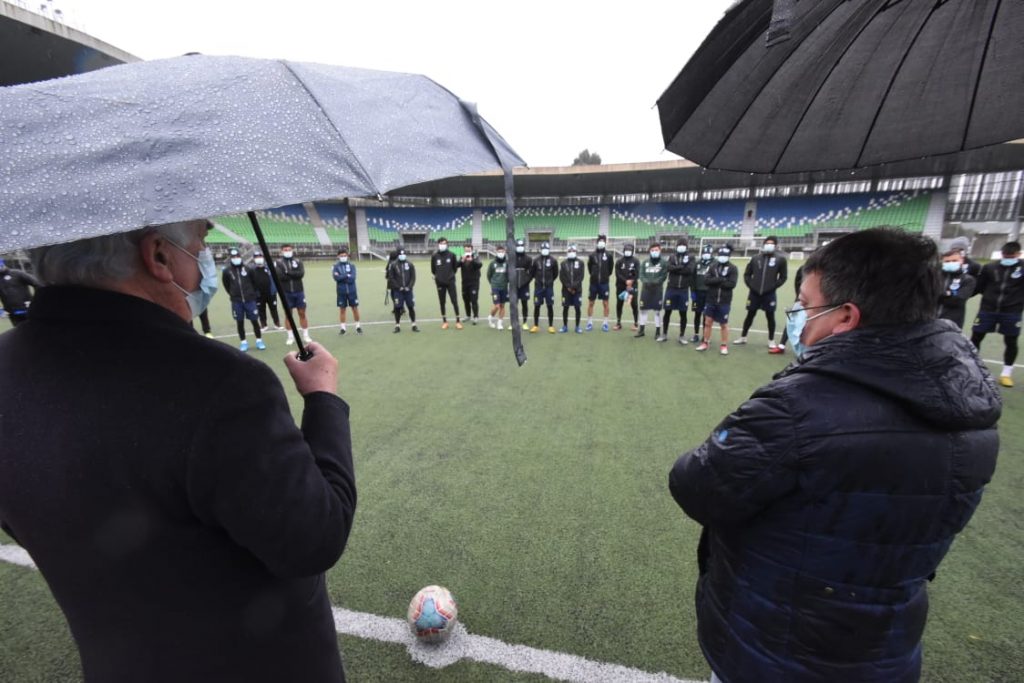 Autoridades revisaron protocolos sanitarios del Estadio Chinquihue para el retorno del fútbol profesional