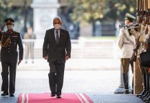 Aprobación de Piñera cae a 19% y 73% de acuerdo con postergación de elecciones según Cadem