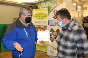Gastronómicos de Puerto Montt y municipio continuarán entregando colaciones en la comuna