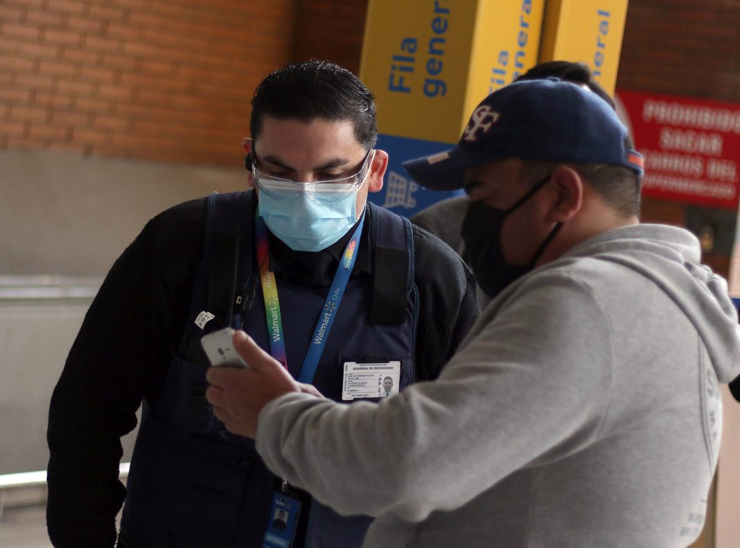 A_UNO_1192942-scaled