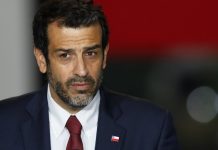 Ministro Delgado evitó respaldar gestión del general Rozas, tras su primera reunión con altos mandos