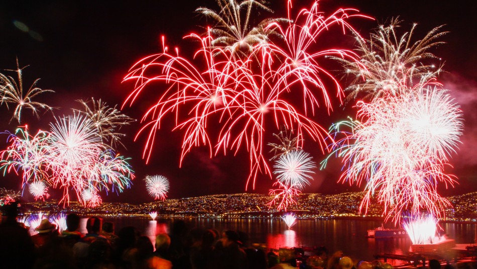 LOS FUEGOS ARTIFICIALES SERÁN SUSTITUIDOS POR UN ESPECTÁCULO DE