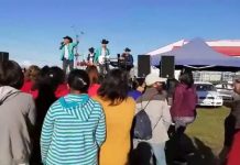 Autoridad sanitaria inicia sumario contra municipalidad de Puerto Montt por la realización de una feria con orquesta en vivo que convocó más de 300 personas