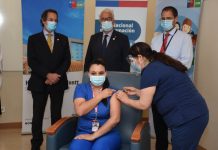 Profesionales de la salud en Puerto Montt llaman a la comunidad a ponerse la vacuna para prevenir contagios covid-19