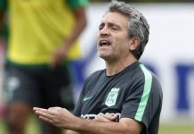 El entrenador español, Juan Manuel Lillo, asoma como principal candidato a La Roja