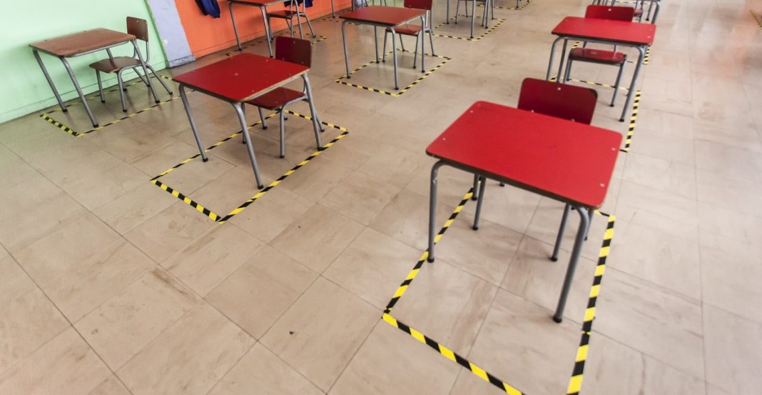 1605786402-auno1202455