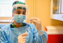 Vacunación de trabajadores de la educación no despeja el retorno a clases presenciales