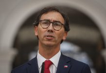 Mineduc enfatiza que clases presenciales serán «a partir de marzo» y recalca: «Esto no es un debate político»