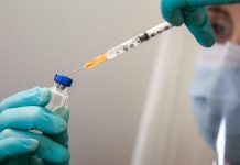 Llegan más vacunas Pfizer: dosis son preferentemente para trabajadores de la Educación